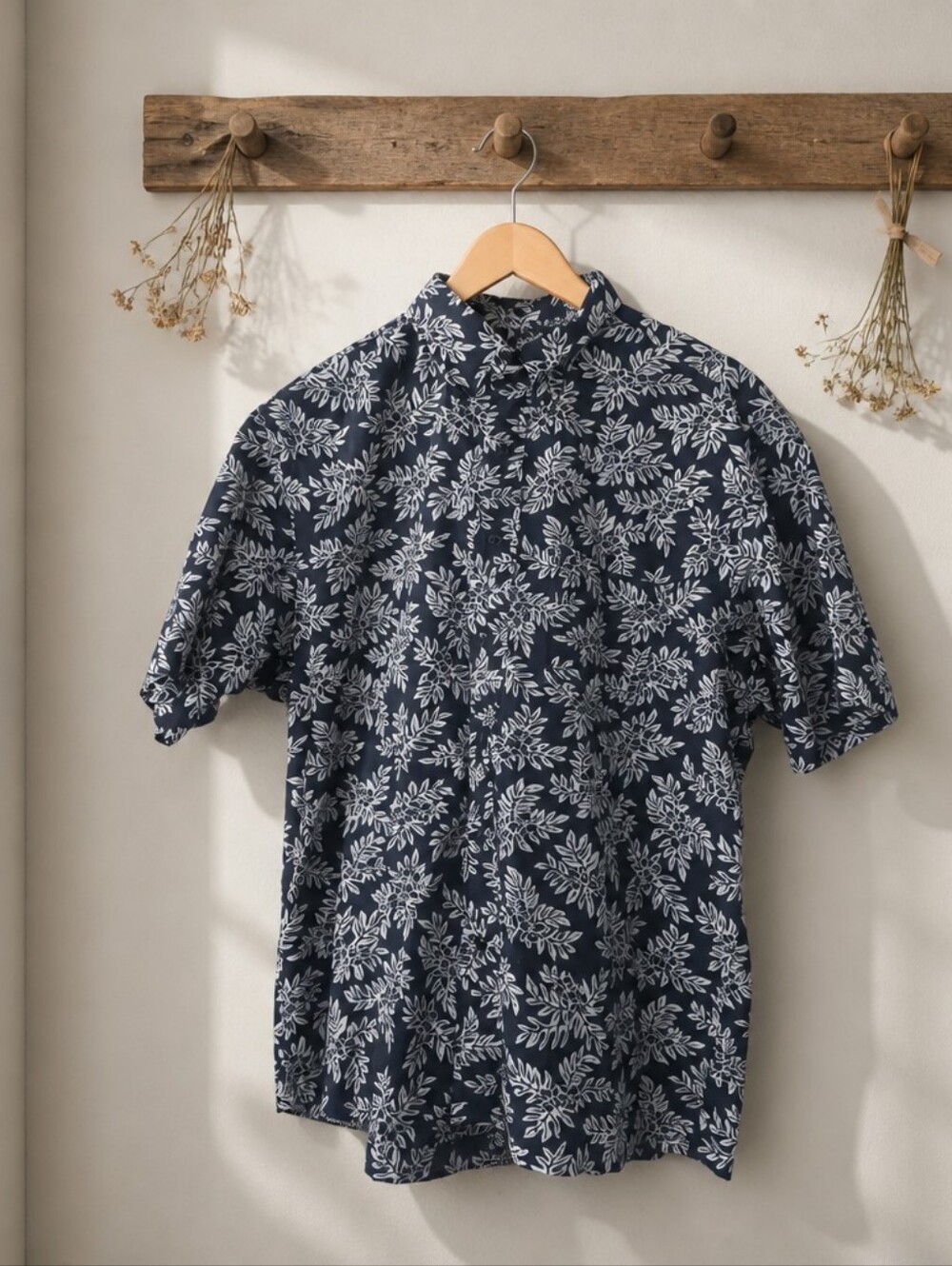 Vintage Brooks Brothers 100% Cotton Navy Blue Floral Hawaiian Shirt Size L